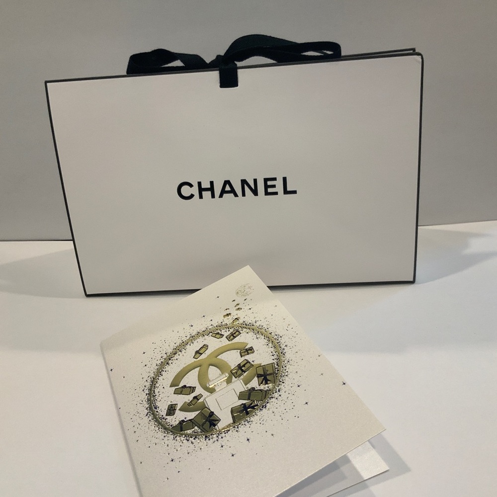 CHANEL Holiday Gift Bag with Card